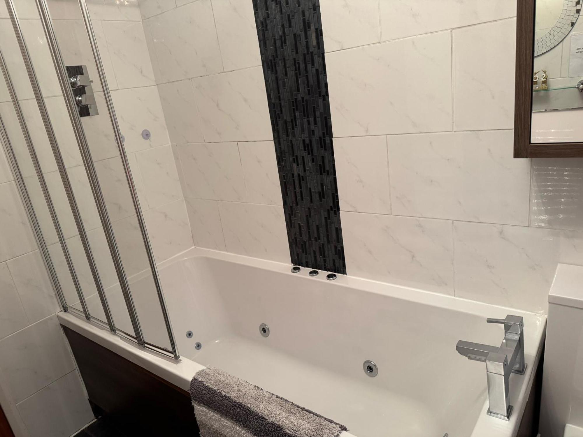 3Bedroom 1Bathroom 1 Shower Room In Quiet Area Inverness Bagian luar foto